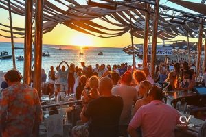Lee más sobre el artículo SE RESUELVE LA GUERRA ENTRE LOS SOCIOS DEL EMBLEMÁTICO CAFÉ DEL MAR DE IBIZA