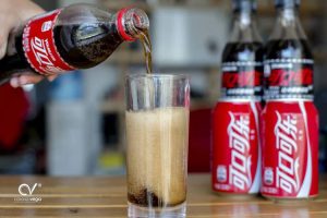 Lee más sobre el artículo ASÍ CAMBIAN LAS MARCAS EN CHINA PARA ADAPTARSE: AIRBNB ES AIBIYING Y COCACOLA ES KEKOUKELE.