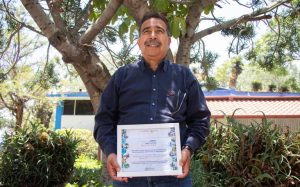 Lee más sobre el artículo Premia el IMPI a docente de la UAQ